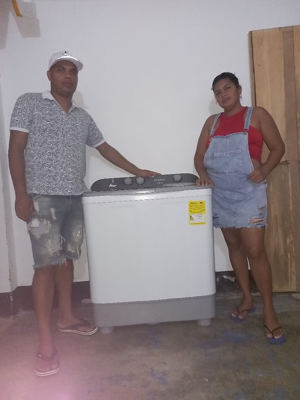 Asociado Leonardo Argumeda y esposa